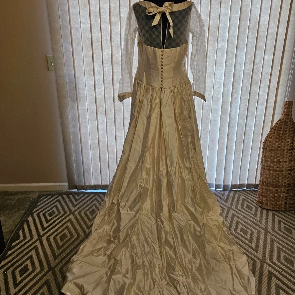 Peter Langer‎ Beige Satin Wedding Dress 10/12